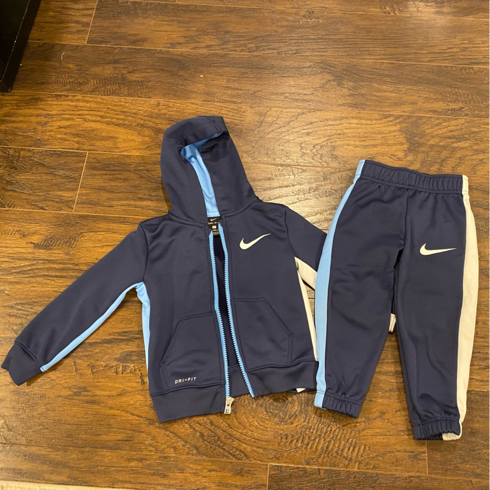 Nike DriFit Toddler 3T boy sweatsuit